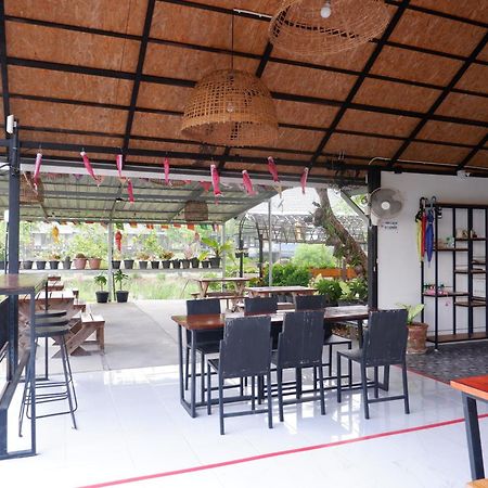 Nok Chan Mee Na Chom Thong Exterior photo