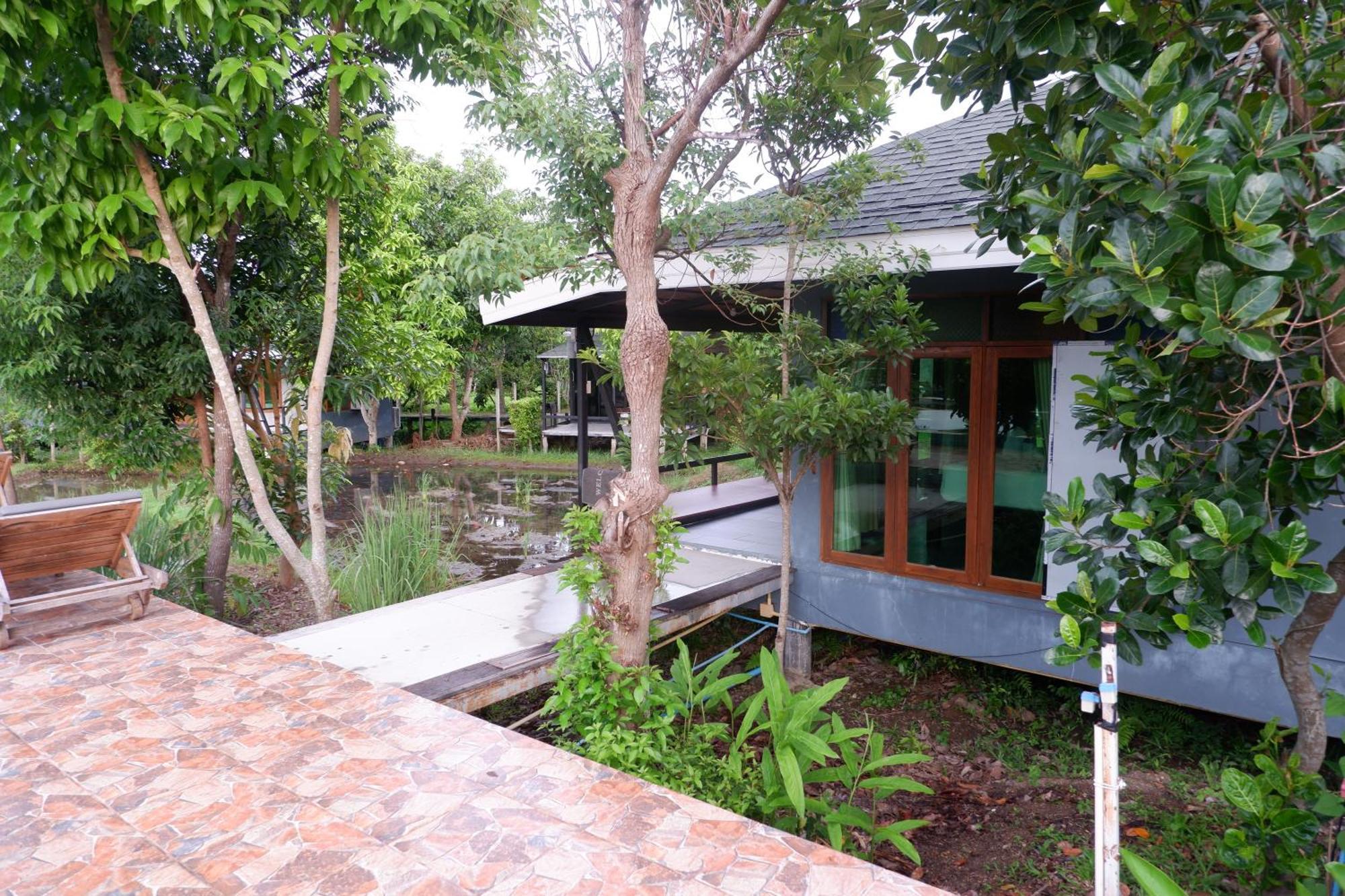 Nok Chan Mee Na Chom Thong Exterior photo