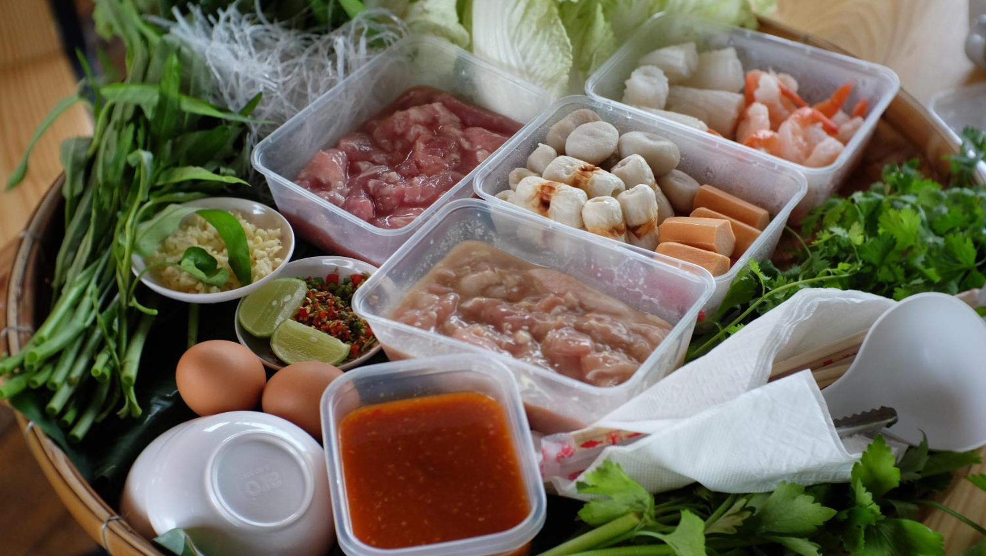 Nok Chan Mee Na Chom Thong Exterior photo