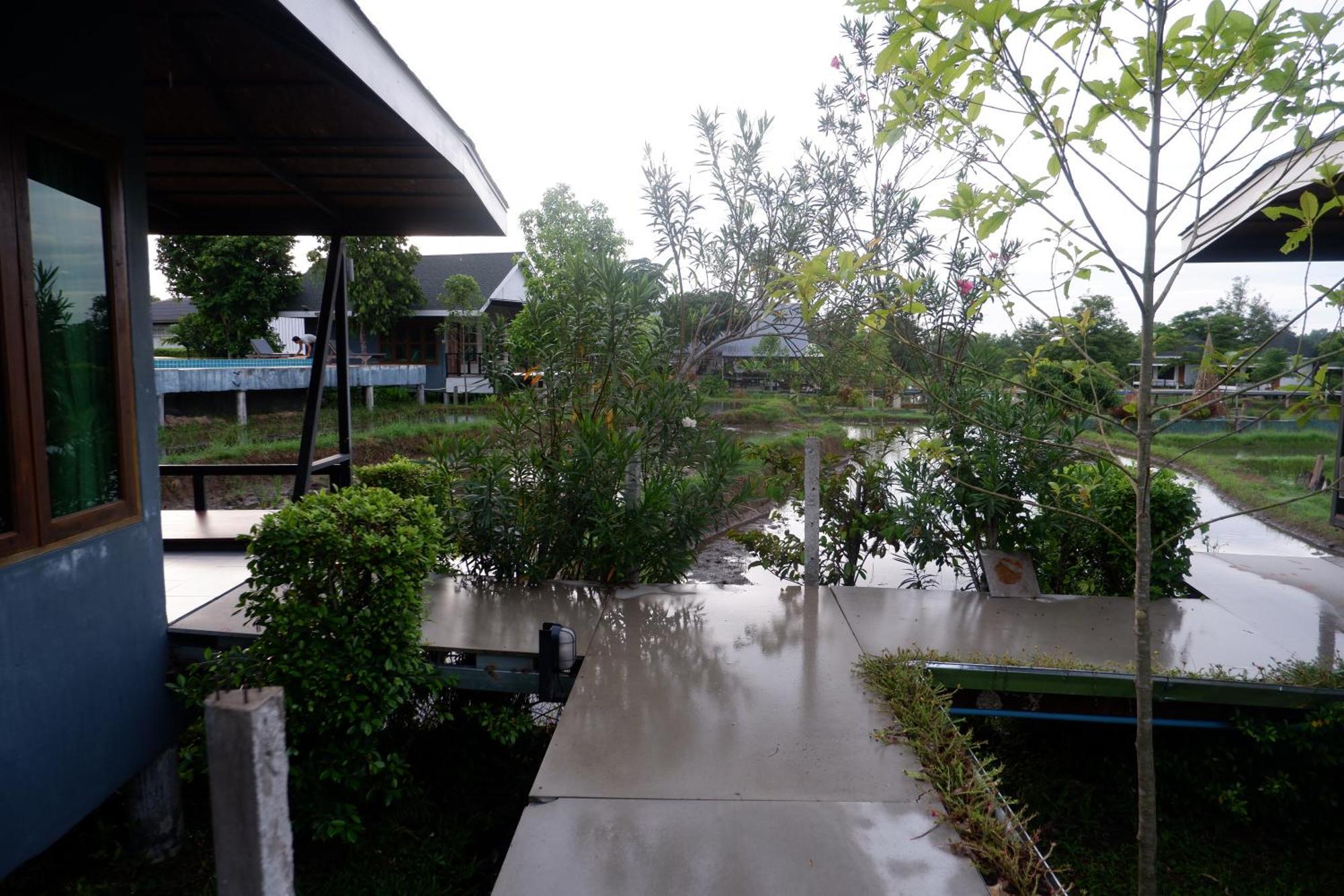 Nok Chan Mee Na Chom Thong Exterior photo