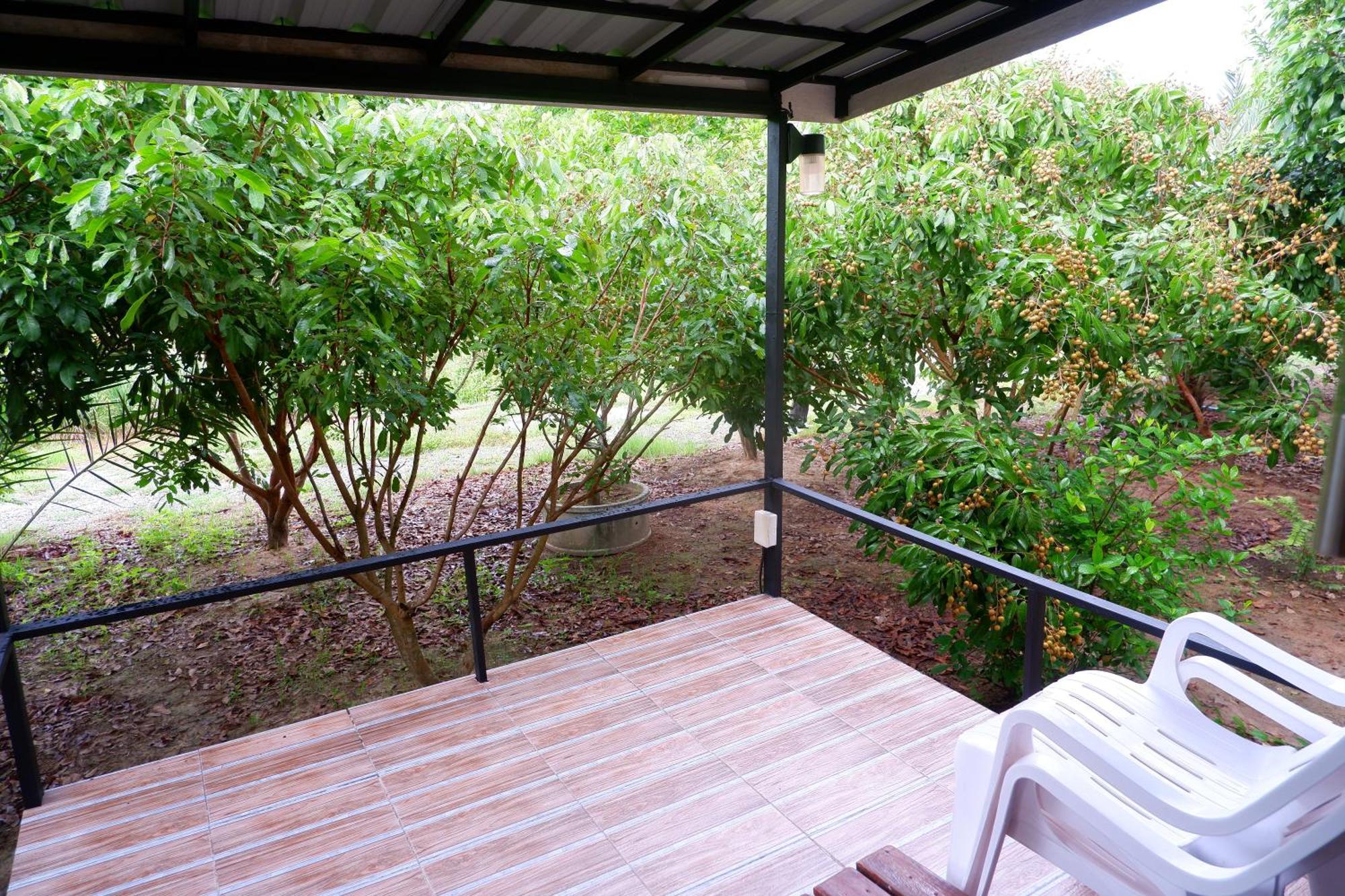 Nok Chan Mee Na Chom Thong Exterior photo