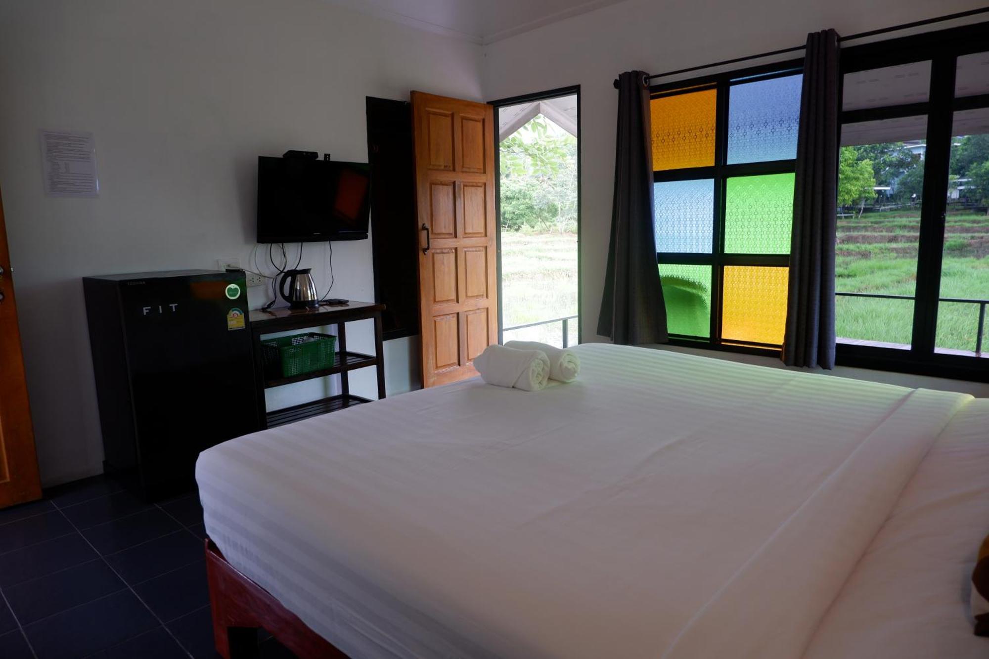 Nok Chan Mee Na Chom Thong Exterior photo