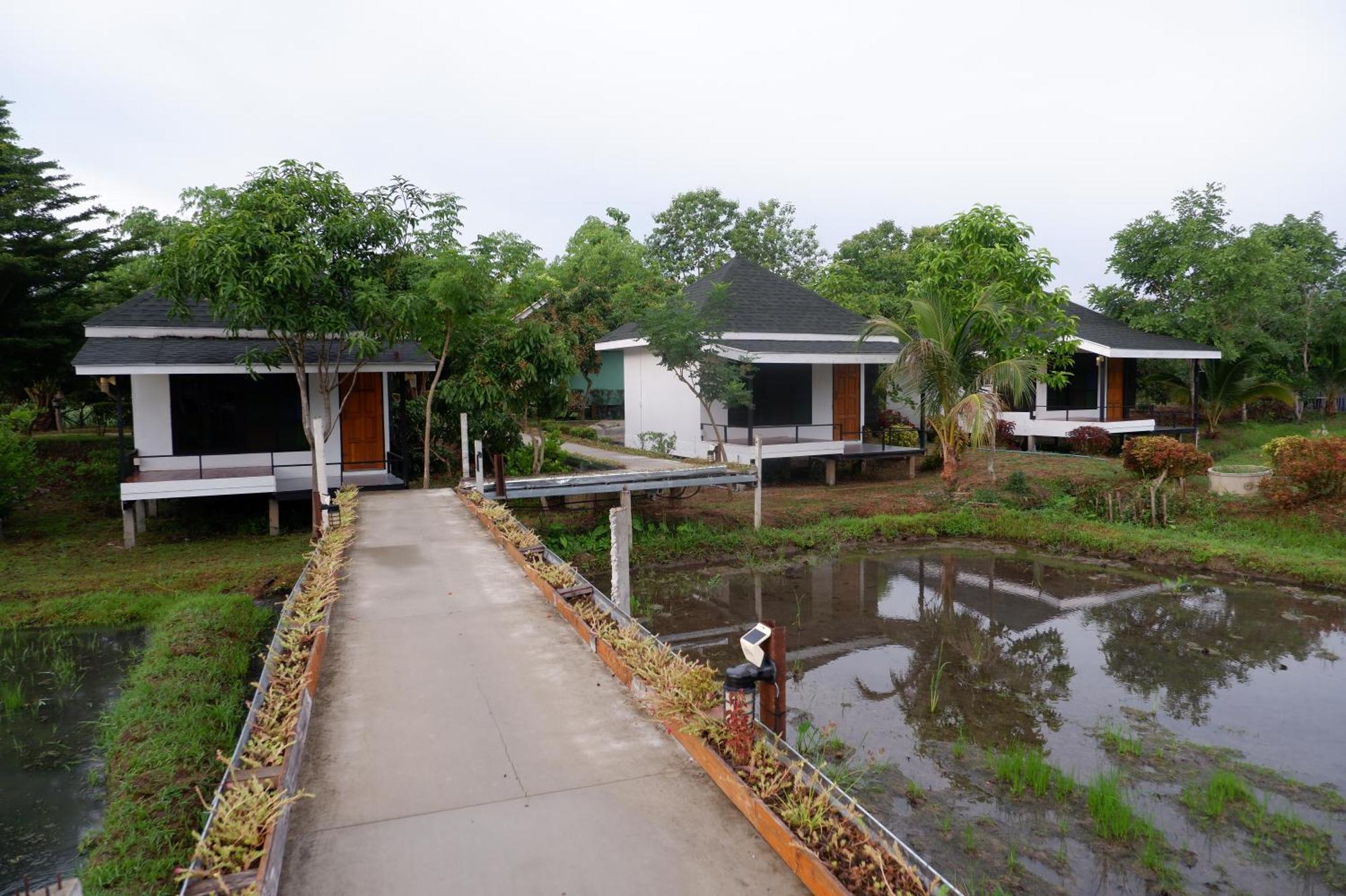 Nok Chan Mee Na Chom Thong Exterior photo