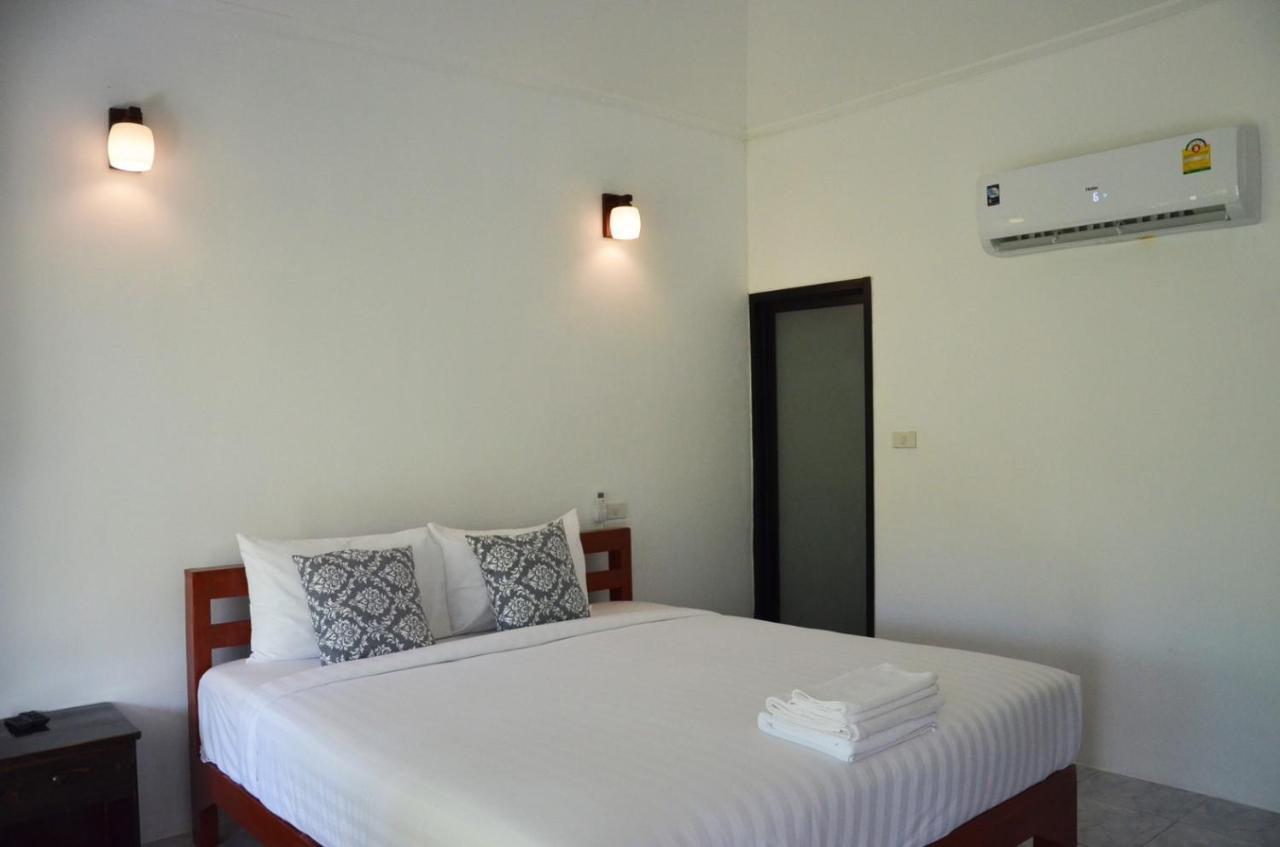 Nok Chan Mee Na Chom Thong Exterior photo