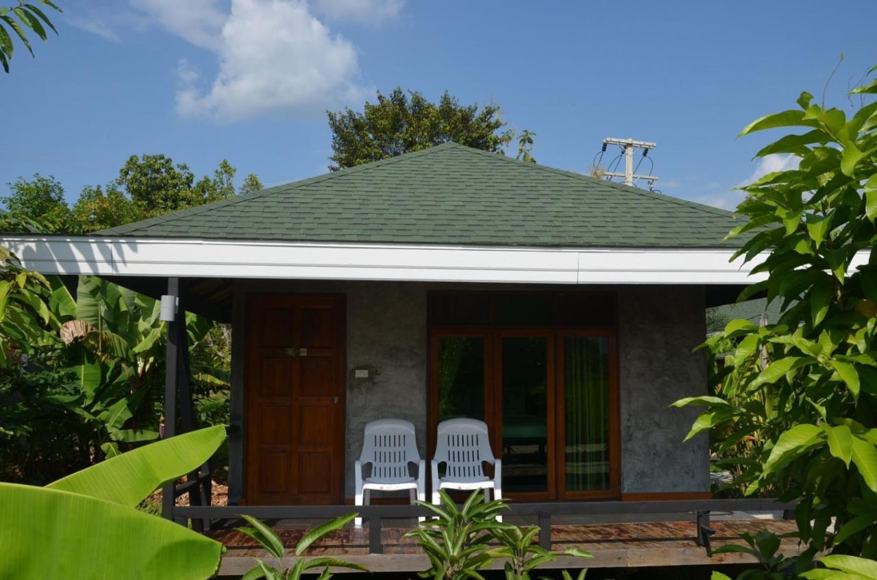 Nok Chan Mee Na Chom Thong Exterior photo